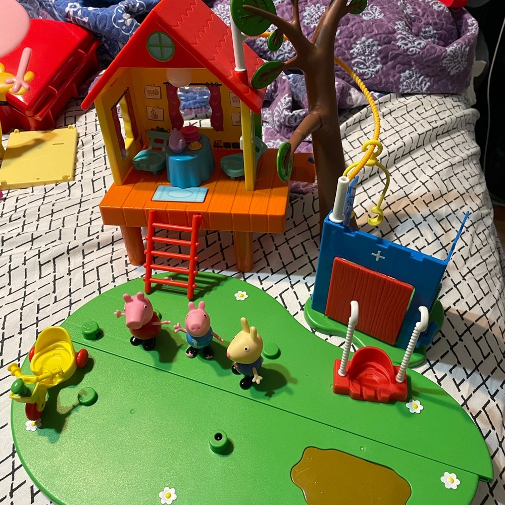 Peppa pig George’s treehouse